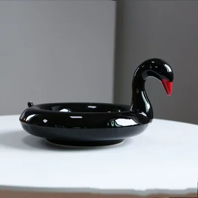 Swan Керамические тарелки, креативные тарелки с фламинго и посуда для фруктов, закуски, мороженого, десерта, торта, тарелки, вечерние столовые приборы - Цвет: Swan