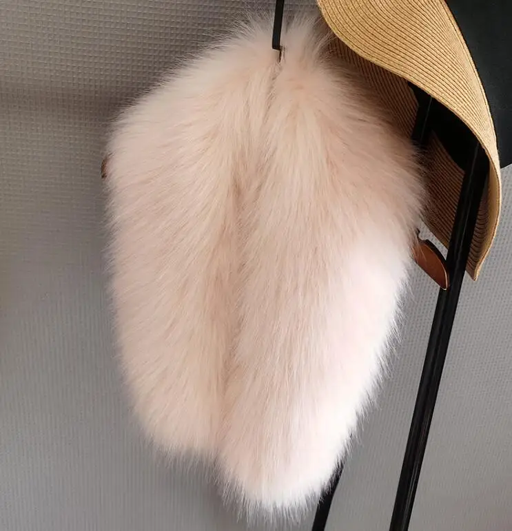 Шарф-накидка женский из искусственного меха енота на осень и зиму |