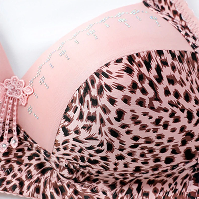 

Plus Size Wireless Bras For Women Top Push Up Lace Bralette Big 36-44 B Cup Deep V Leopard Print Sexy Lingerie