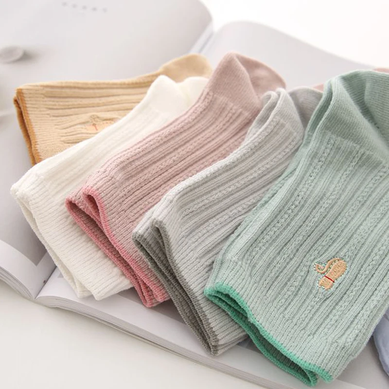 

1Pair Colorful Cute Cat Embroid Solid Color Ankle Socks Women Soft Cotton Girls Student Casual Comfortable Socks Spring Autumn
