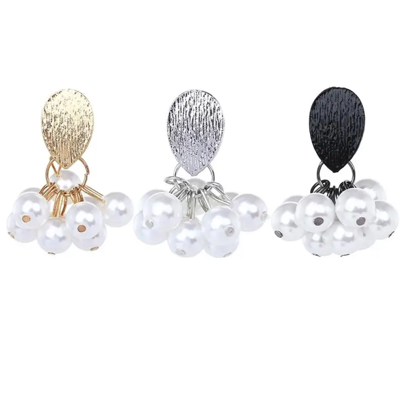 

Irregular Metal Disc Natural Pearl Earrings