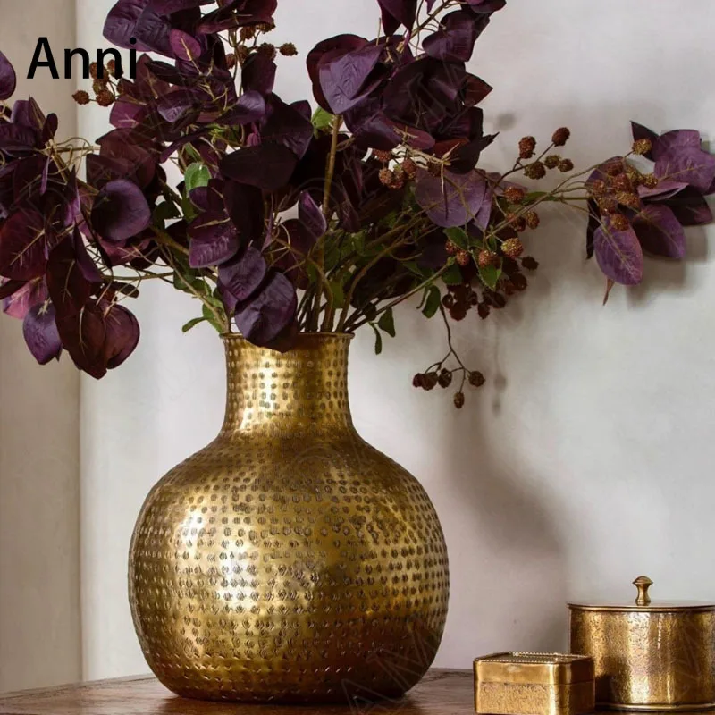 

Креативные позолоченные металлические вазы в скандинавском стиле, винтажные украшения с отверстиями Медная Ваза для цветов, домашние укра...