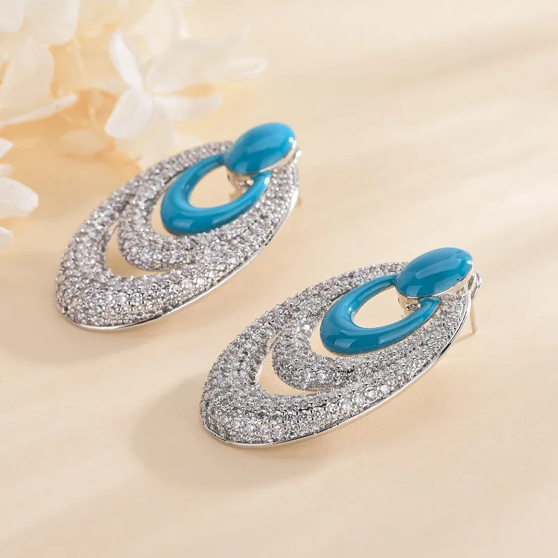 Женские серьги-подвески разных цветов с фианитом 2020