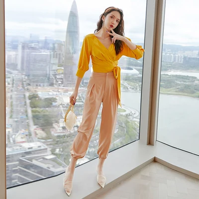 Женский комплект из двух предметов топ на шнуровке с рукавом три четверти и брюки