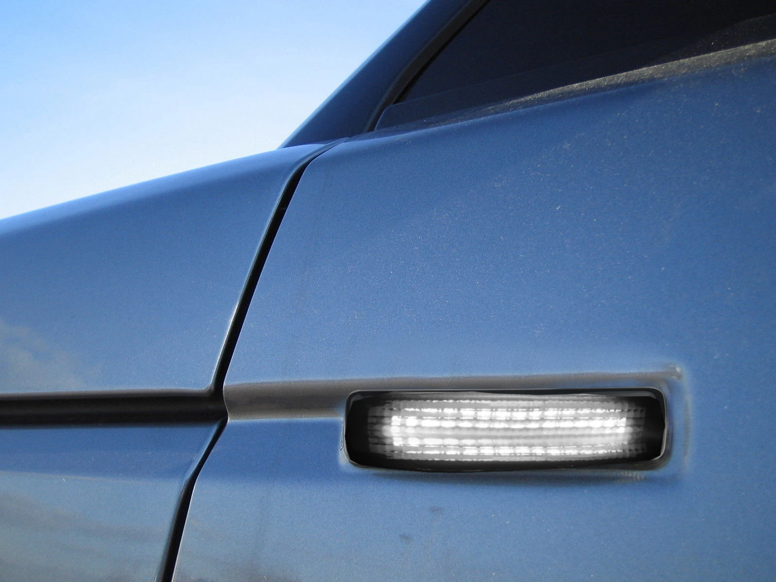 

ANGRONG LED Side Indicator Repeater Light For Land Rover Discovery 3 & 4 Smoked Black Lens