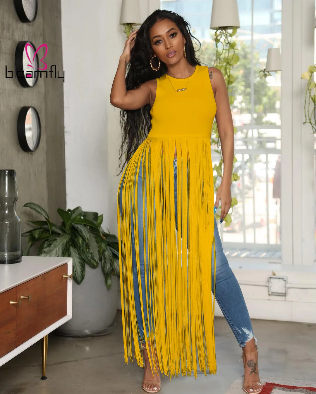 Длинное сексуальное платье без рукавов с кисточками черное повседневное летнее