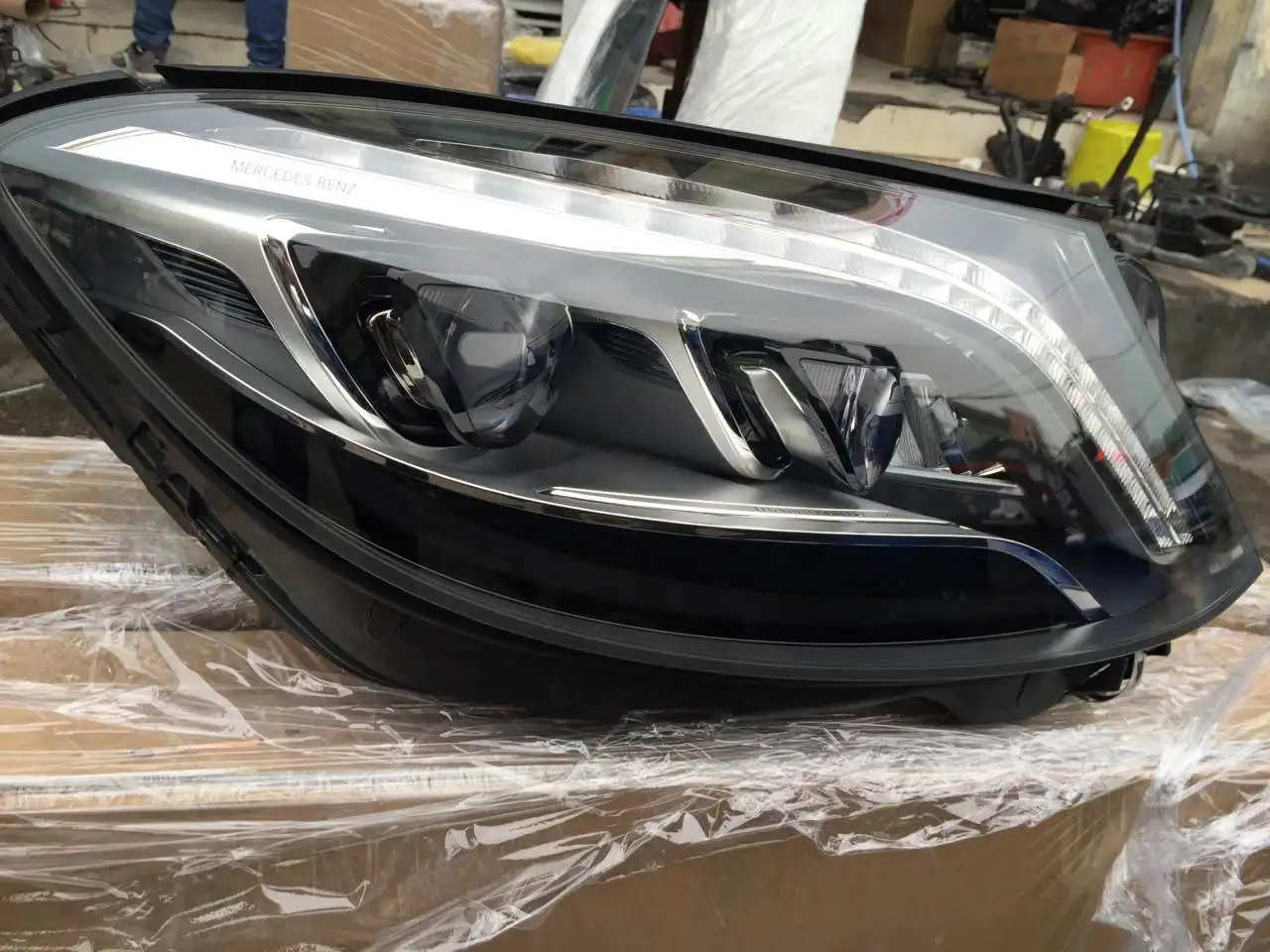 

The S400 S350 S450 s500l S320 S600 original headlights were disassembled