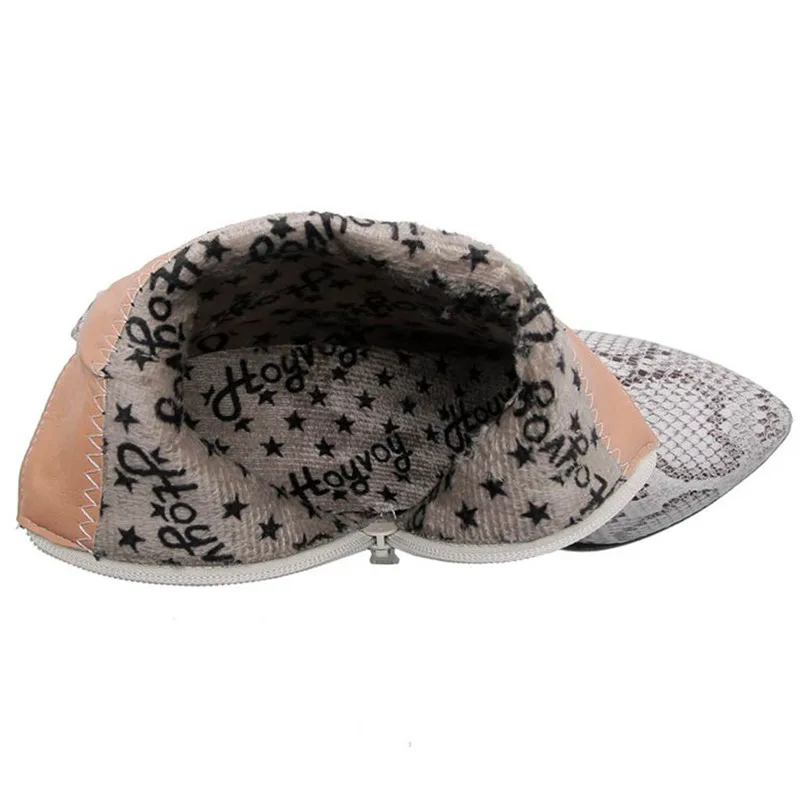 Женские ботинки из натуральной кожи с острым носком на массивном каблуке в стиле