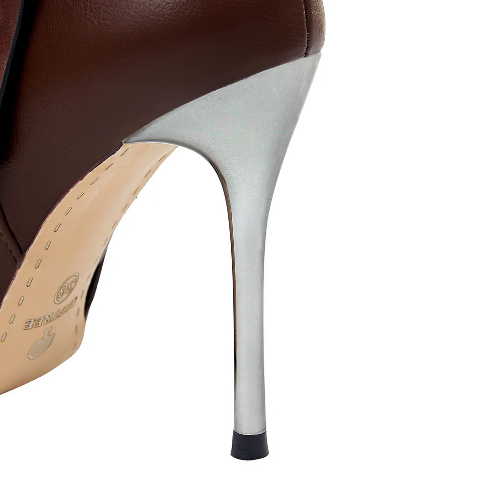 2023 Women Retro Ankle Boots Heels 10.5cm High Heels Booties Lady Pointed Toe Belt Buckle Rivets Short Boots Party Quality Shoes