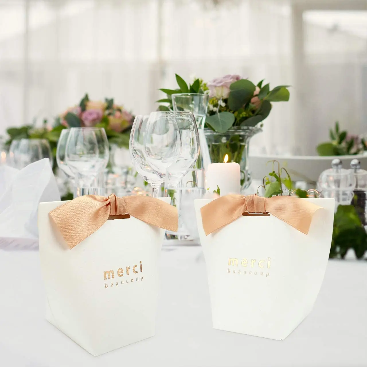 

50 pcs 300GSM White Birthday Wedding Party Favor, Gift Bags Chocolate Candy and Gift Boxes Bridal Shower Party Paper Gift Box