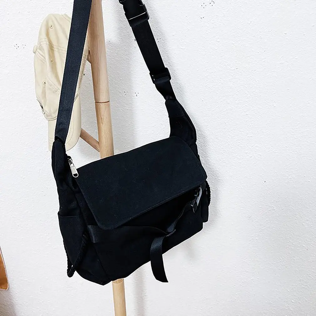 

New 2021 Personalized Pure Black Square Versatile Shoulder Bag High-capacity Waterproof Nylon Satchel For Women And Men