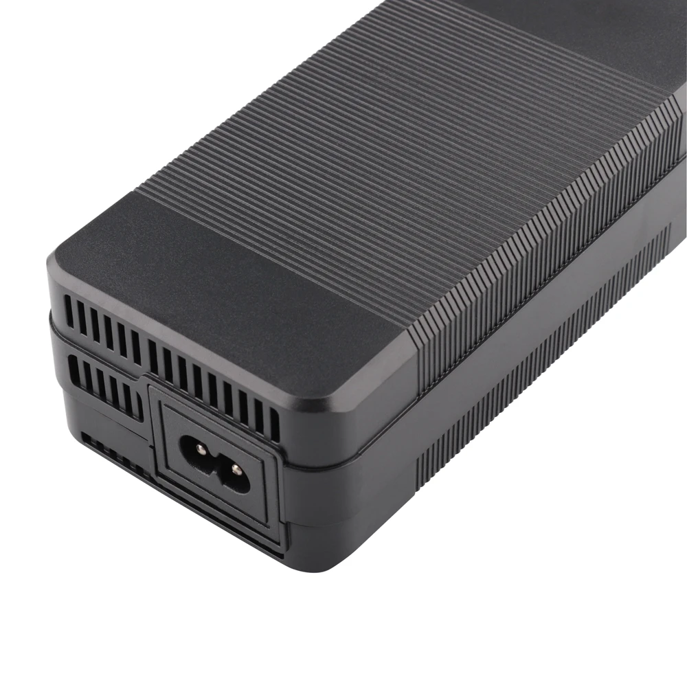 16.8V 8A Lithium Battery Charger For 14.4V 4Series Li-ion Battery Pack 150 Watts Fast Charging High quality