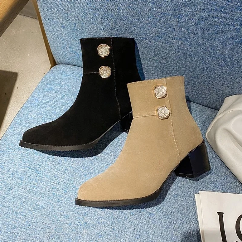 FXYCMMCQ Size 32-50 Winter New Thick Heel Round Head Fashion Boots Women's Casual Commuter Shoes 20-69