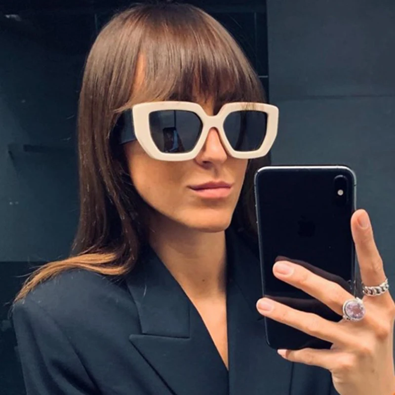 

2021 Vintage Fashion Square Sunglasses Women Men Famous Luxury Brand Designer Big Frame Gradient Sun Glasses For Female UV400
