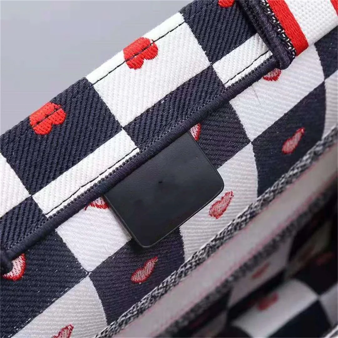 

Large-capacity Bag Female Summer Western Style New Trend High-end Texture Fashion Cool Wild Ins Canvas Shoulder Portable Tote