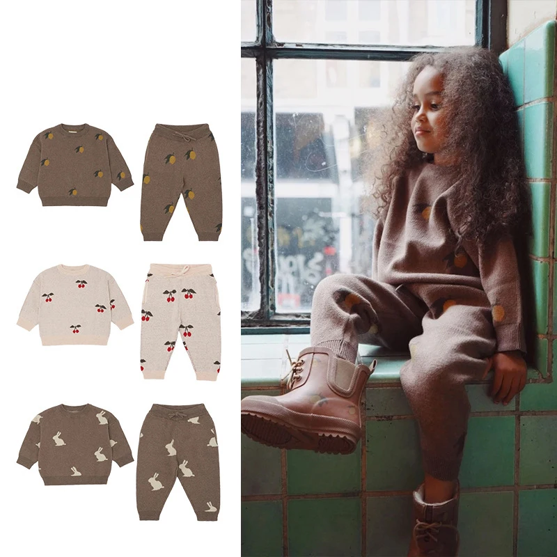 Детский зимний костюм из двух предметов свитер и штаны | Детская одежда обувь