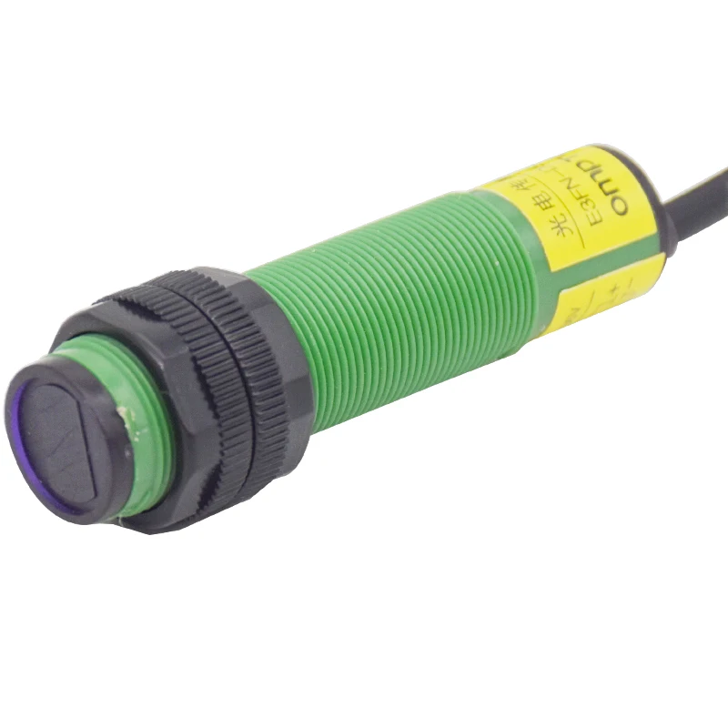 Фотоэлектрический переключатель с рассеянным отражением регулируемый в