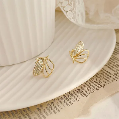 

2020 fashion new Korean Butterfly Earrings Simple and small retro Earrings
