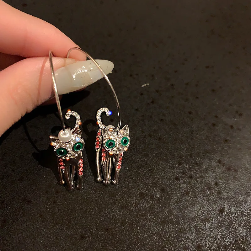 

Korean Fashion Design Diamond Studded Kitten Earrings Cute Simple Personalized Retro Temperament Fema