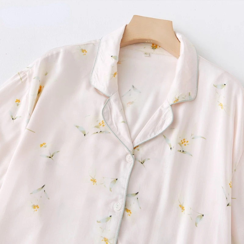 Женская атласная пижама с шортами и коротким рукавом из вискозы