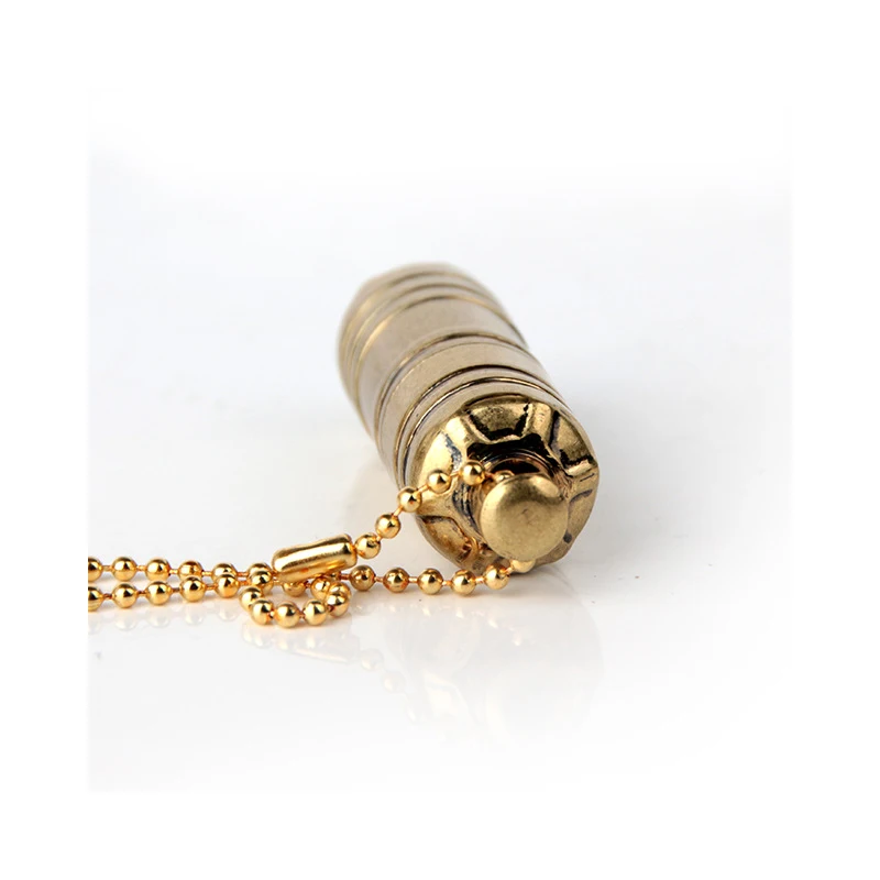 

Sleutelhanger Capsule Compact Kerosine Lichter Pocket Mini Benzine Aansteker Opgeblazen Sleutelhanger Olie Lichter