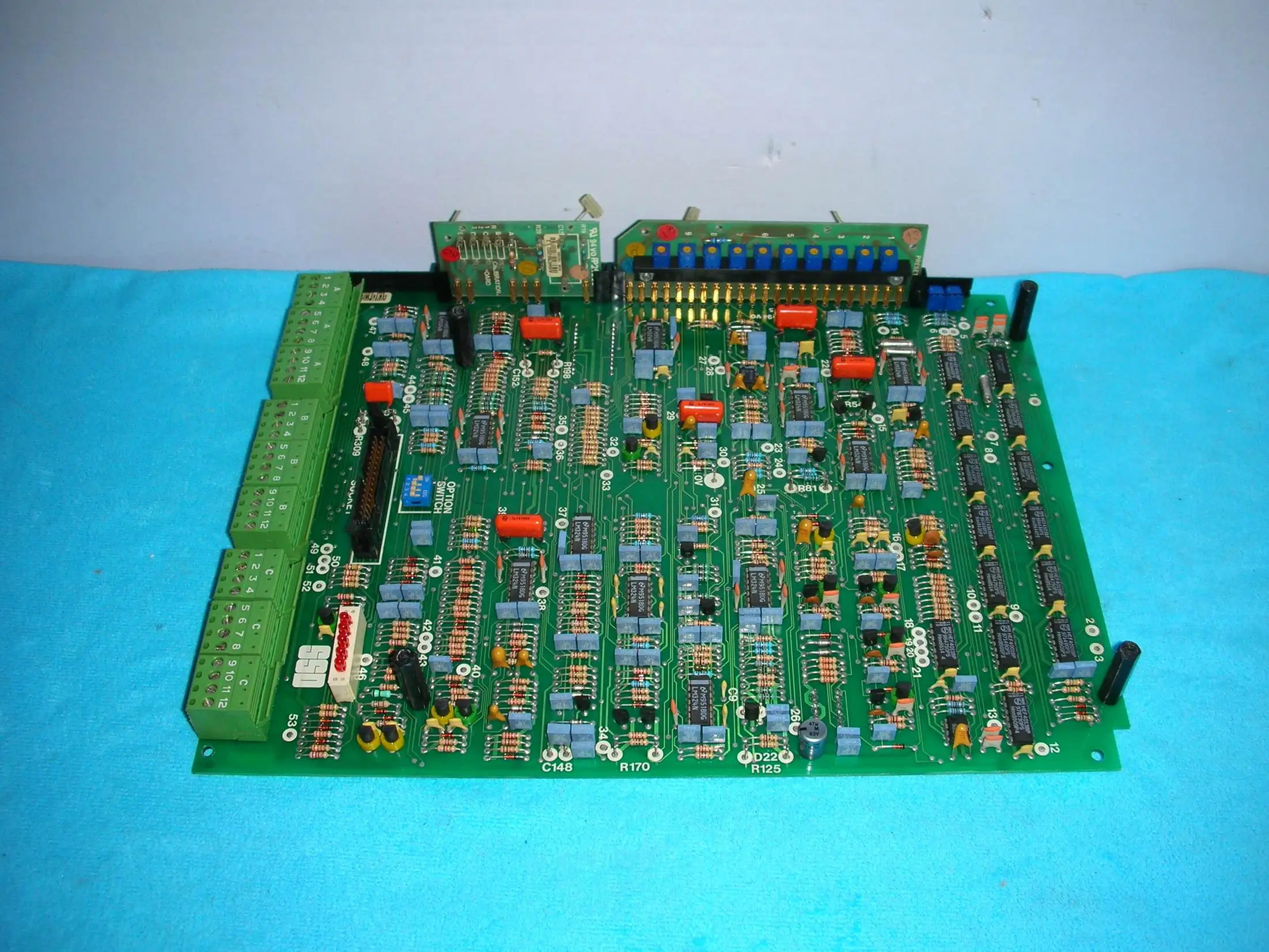 

1 шт., б/у EUROTHERM AH051900U002 + AH046821U002 + AH046789U002