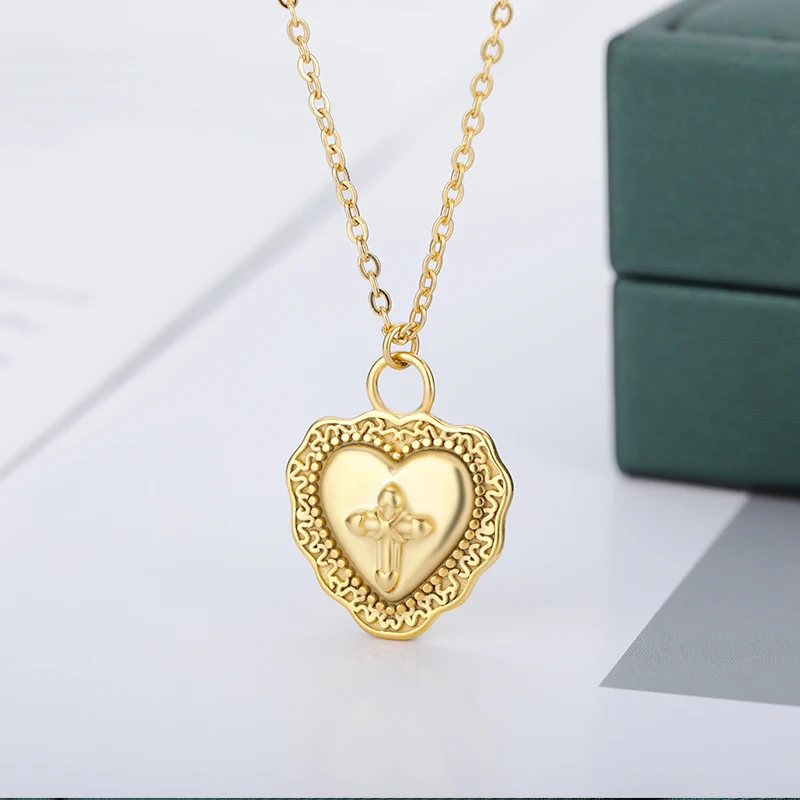

Vintage Cross Heart Necklaces For Women Stainless Steel Gold Heart Female Pendant Choker Chain Necklace Jewelry Collier Femme