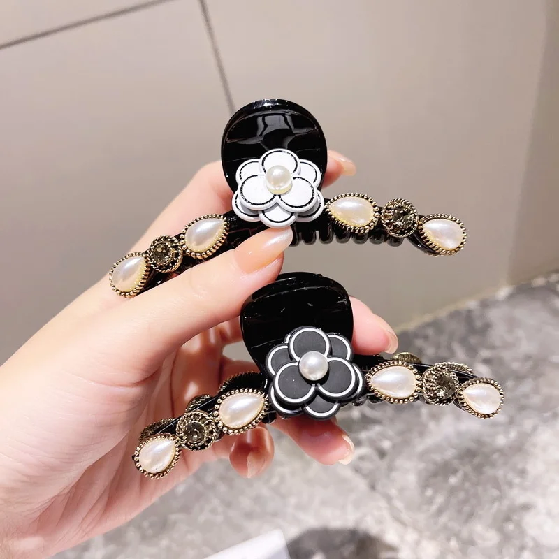 

Vintage Hair Claw Clips For Women Elegant Camellia Shark Clip Crystal Pearls Crabs For Hair Temperament Hairpin Jewelry Access