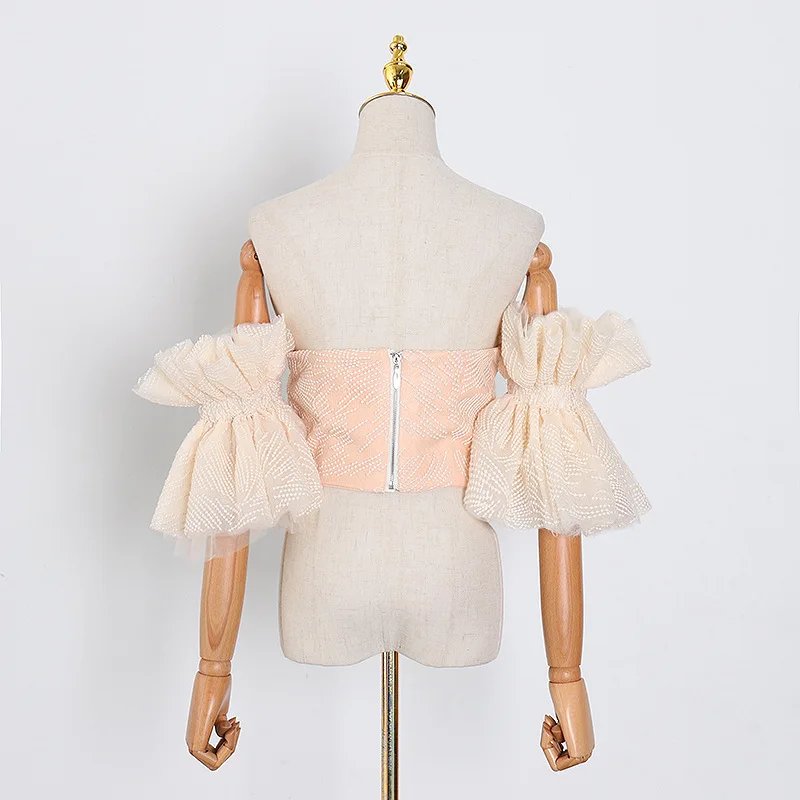

Summer Fashion Sexy Backless Strapless Womens Tops 2021 New Slash Neck Beading Embroidery Shirts Chic Fuff Sleeve Woman Blouse