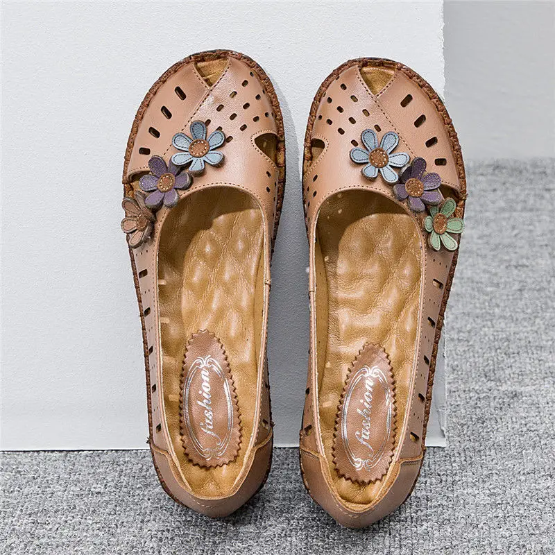 Женские лоферы из натуральной кожи на плоской подошве фиолетовые с вырезами