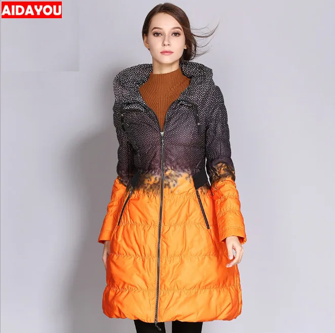 Женское зимнее пуховое пальто зимняя куртка ниже колена теплое с