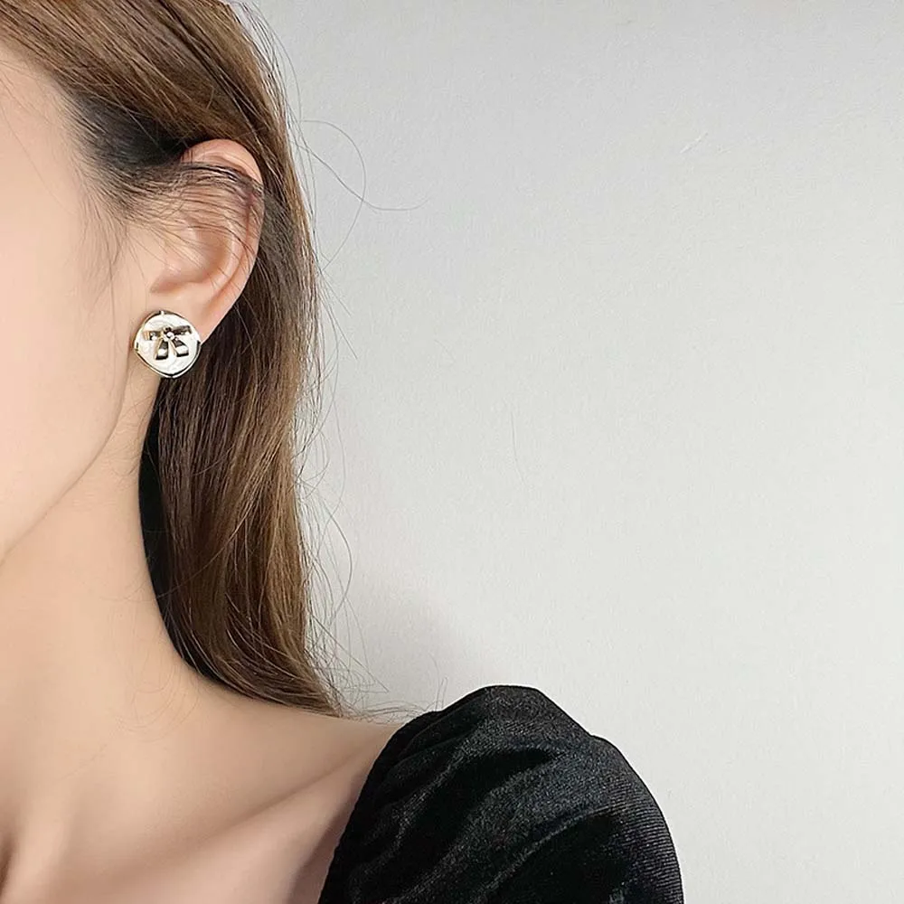 

Drop Oil Bow Silver Needle Stud Earrings Hit Color Asymmetrical Simple Ear Clip Geometric Metal Earrings Women