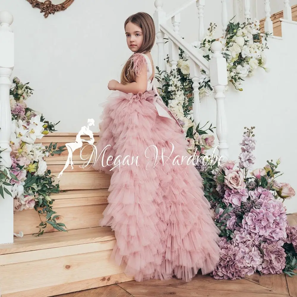 Lovely Gorgeous Flower Girl Gowns Puffy Cascading Ruffles Train Tulle Pageant Gown With Feather Kids Christmas Party Dresses