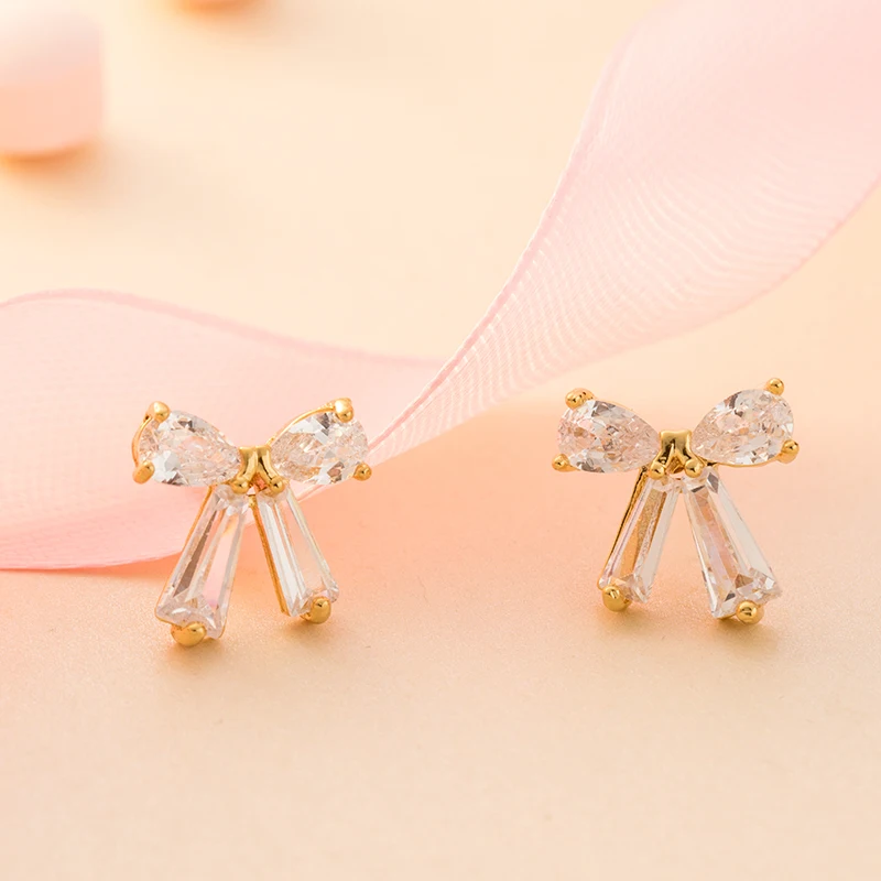 Трендовые циркониевые серьги гвоздики с бантом для женщин очаровательные