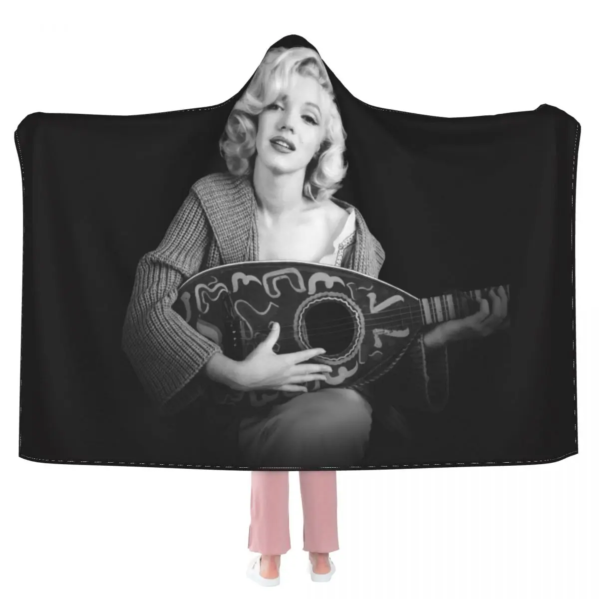 

Wearable Cartoon Fur Blanket with Hooded Marilyn Monroe Cute Bed Blanket Coral Velvet Warm Throw Blanket In Winter