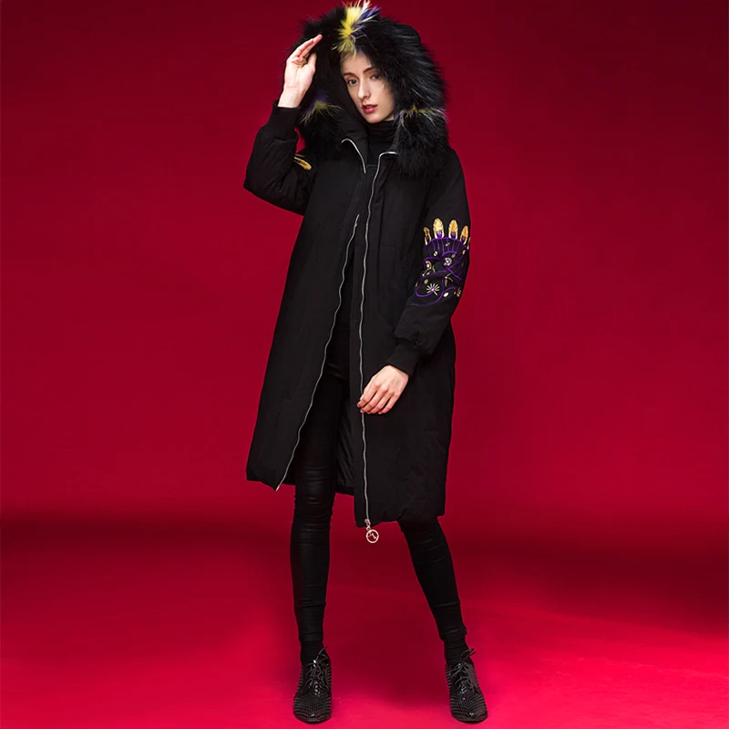 Куртка женская теплая на 2020 утином пуху с вышивкой большая парка мехом 99N580 зима |