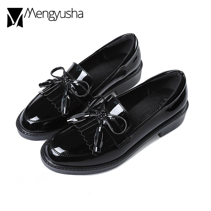 Туфли оксфорды женские с бахромой низкий квадратный каблук плоская подошва