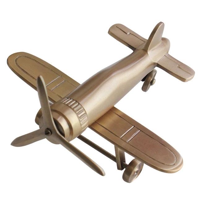 Металлическая модель самолета