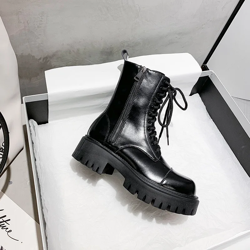 

Женские ботинки на толстой подошве, высокие мотоциклетные ботинки, короткие ботинки на низком каблуке, модные повседневные ботинки с боков...