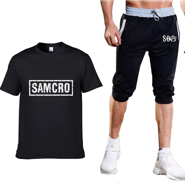 Костюм мужской летний однотонный с коротким рукавом круглым вырезом и принтом |