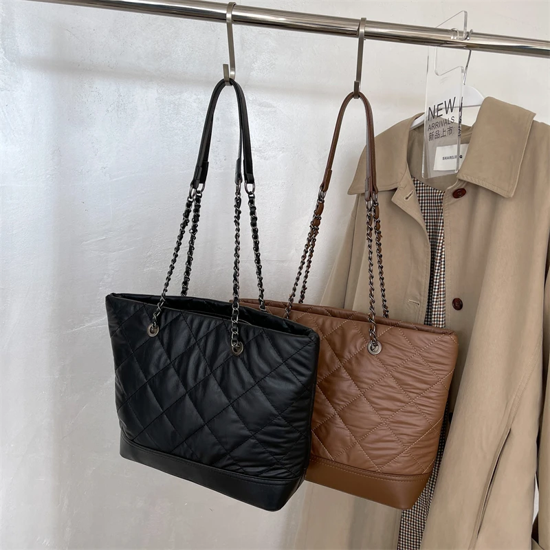 Повседневная нейлоновая сумка через плечо с короткими ручками Женская Стеганая