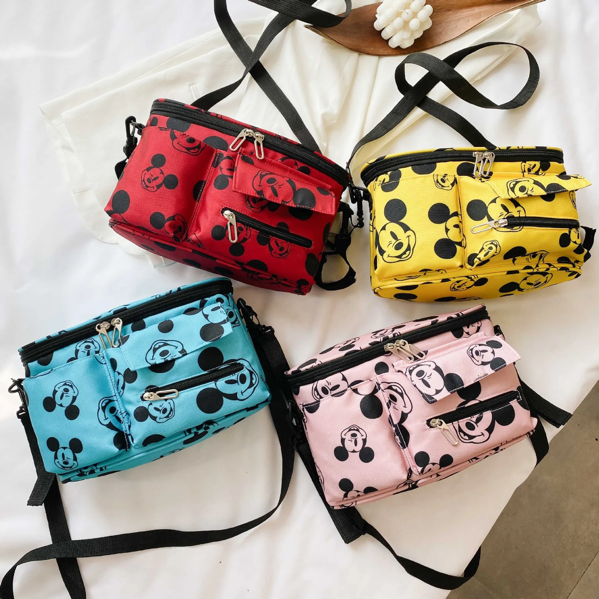 

Disney Canvas Messenger Bag Mickey Mouse One Shoulder Mommy Bag Large Capacity Women Multifunctional Outdoor Handbag Portable