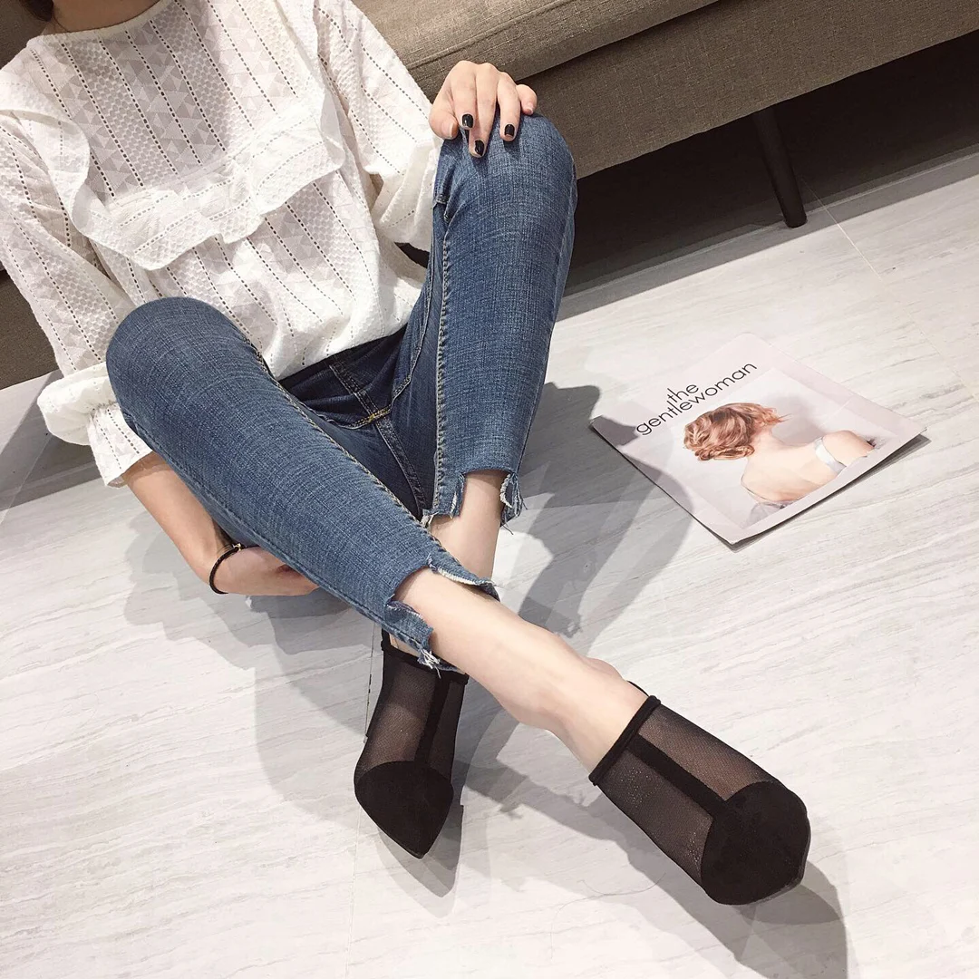 Летние новые привлекательные черные туфли с острым носком на высоком