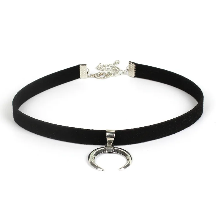 Женское колье чокер серебряного цвета в стиле панк готическое черное бархатное