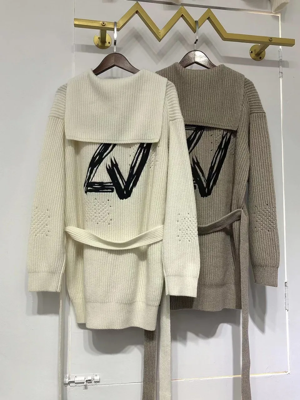 

Women Sweater Large Lapel Mid-length Commuter Cashmere Cardigan