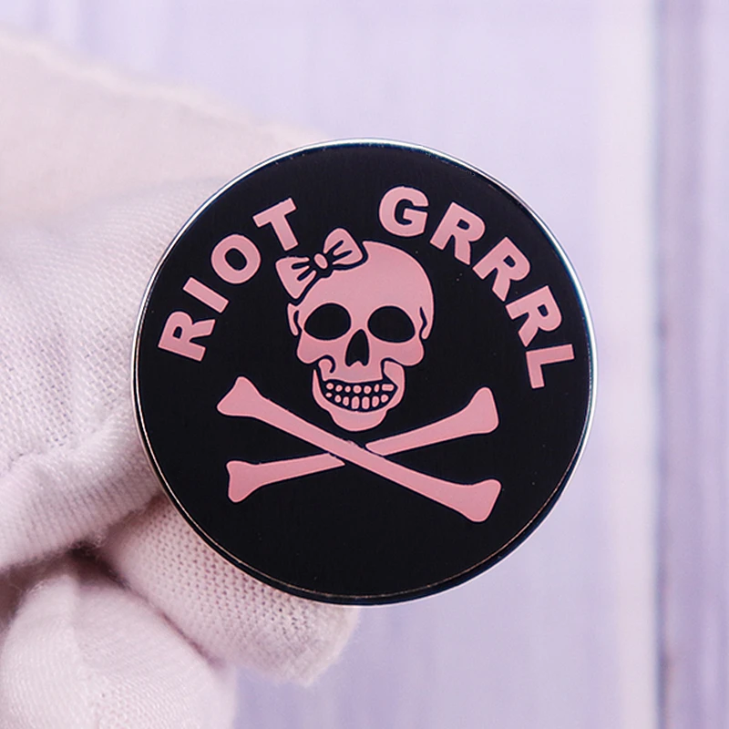 Сумка-Кроссбоди с розовым черепом и бантом | Украшения аксессуары