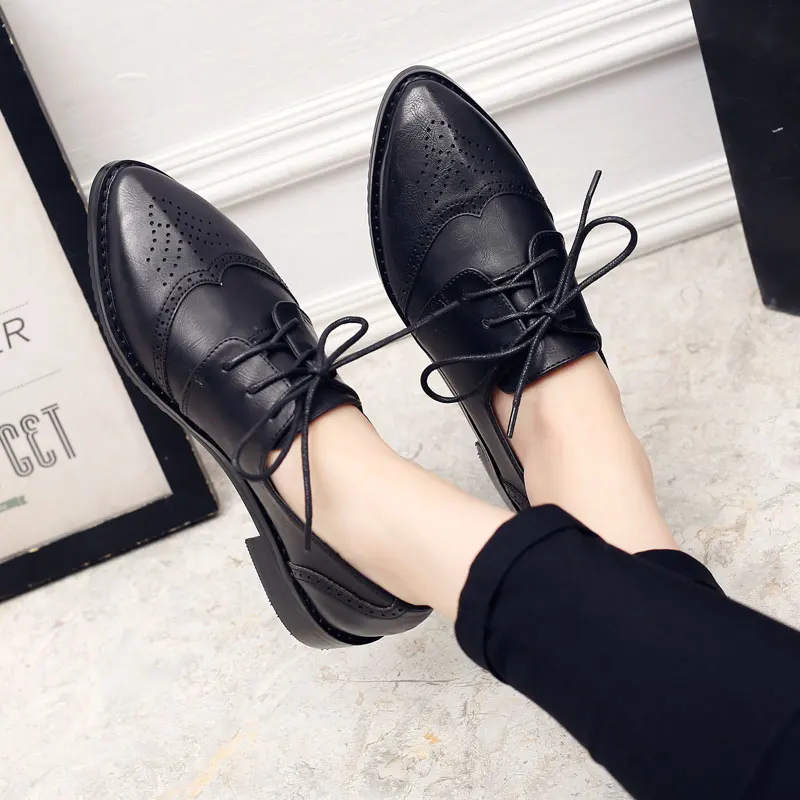 Leather Flat Shoes Women British Style Brock Carved Flatshoes Zapatos Retro Casual Spring Autumn Fashion New Women Platform Shoe