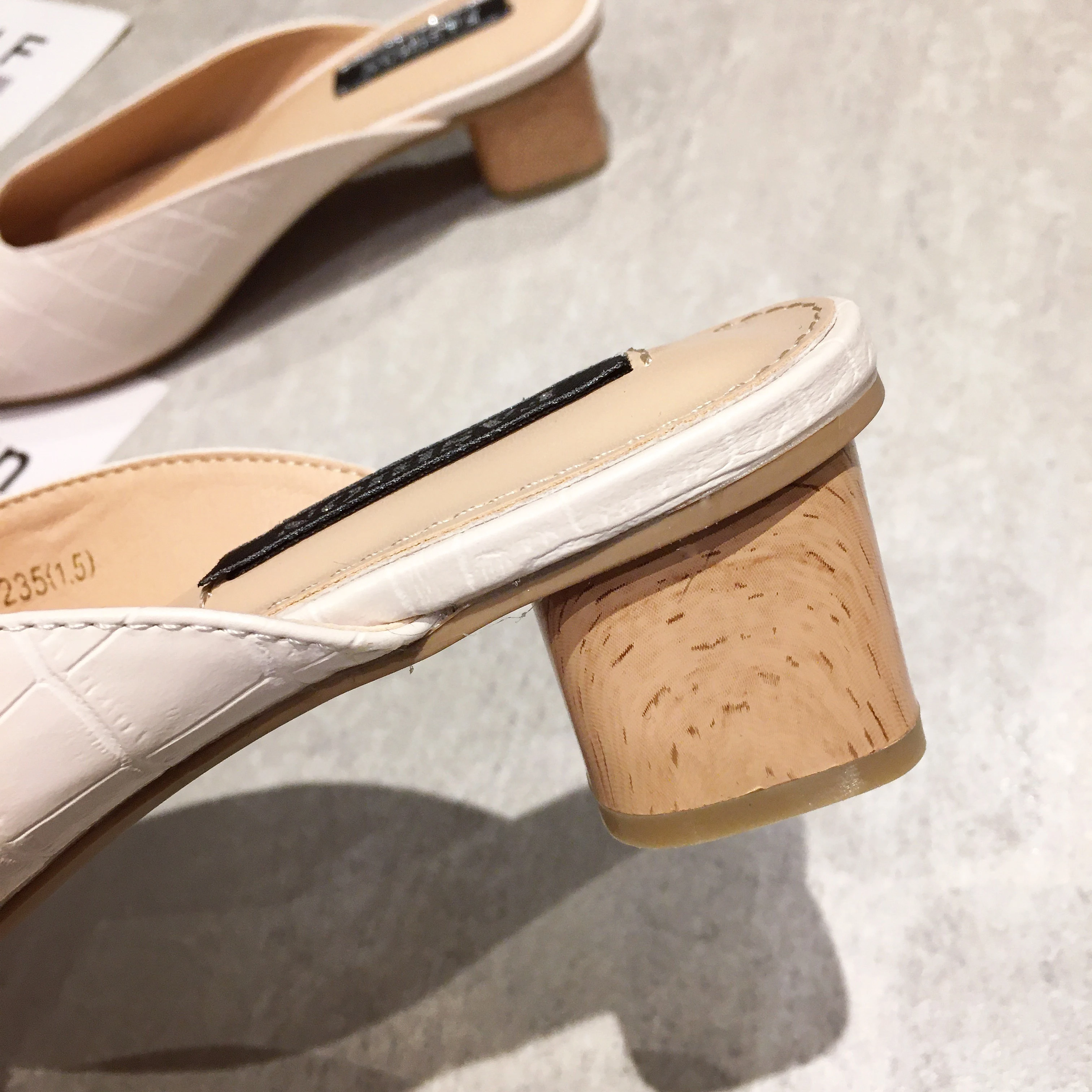 

Women Mules Slippers 2020 New Brand Thick High Heel Slides Ladies Elegant Slip On Sandal Shoes Outside Dress Pointed Toe Mules