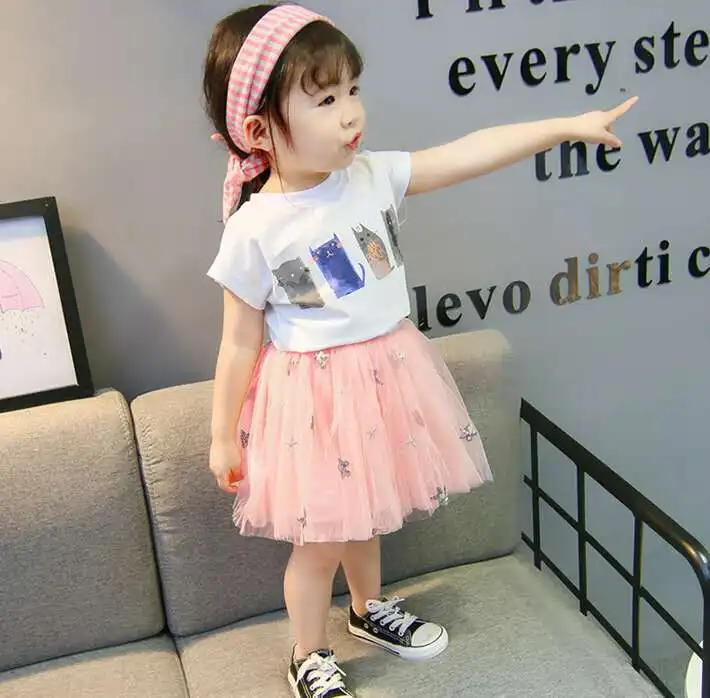 Детский костюм из двух предметов футболка с коротким рукавом и вышивкой