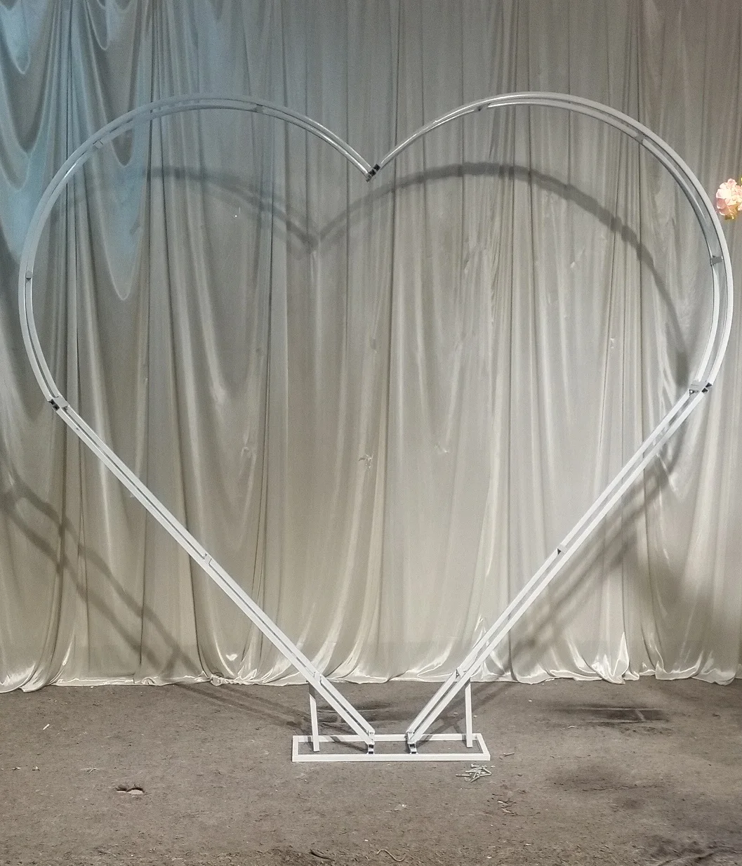 

Heart Shaped White Metal arch stand Backdrop Arch Freestanding